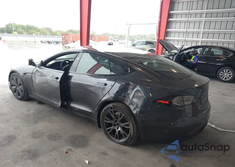 2024 Tesla Model S Long Range из США, поврежденный, VIN 5YJSA1E52RF542974